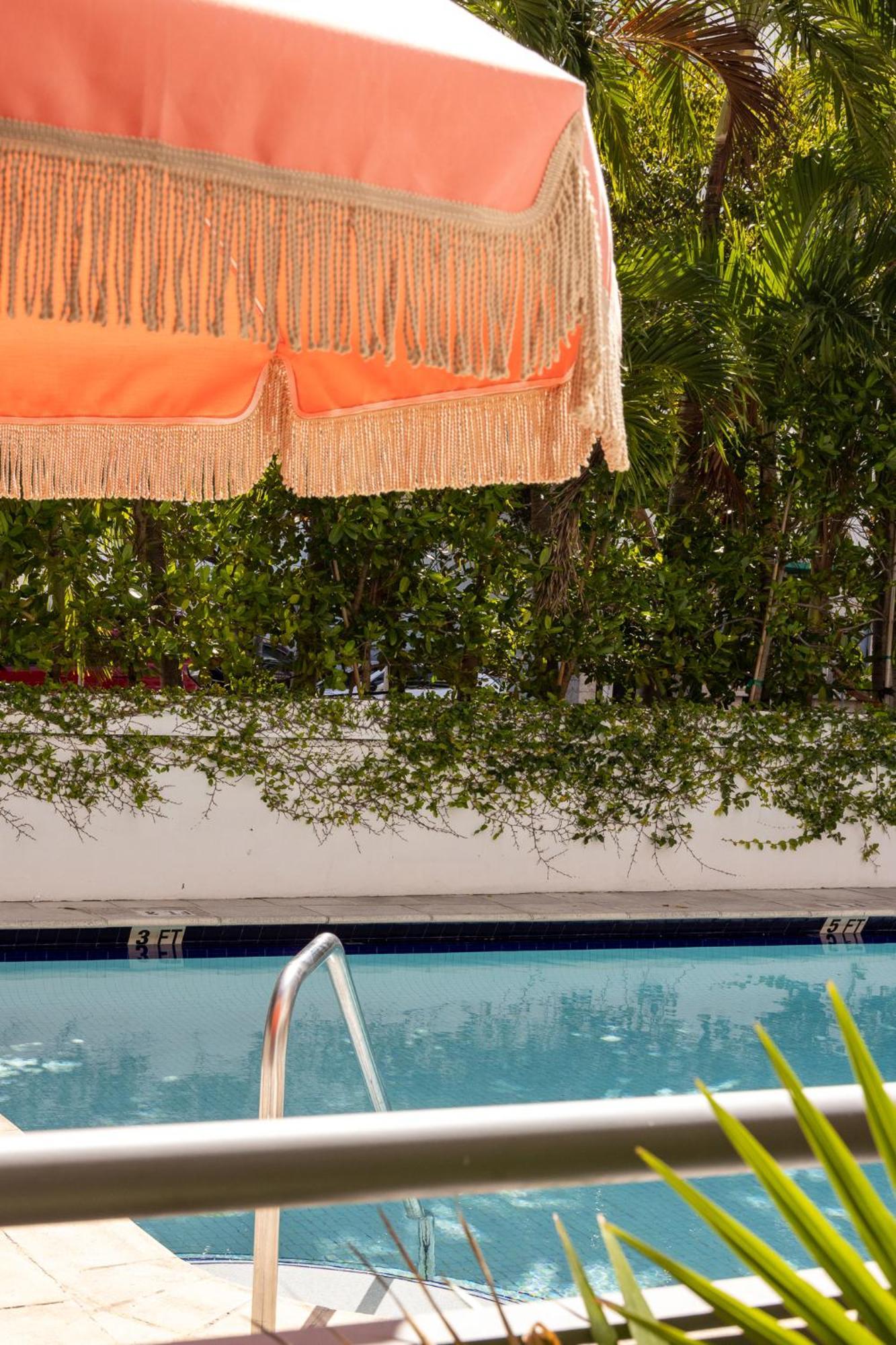 Crest Hotel Suites Miami Beach Ngoại thất bức ảnh